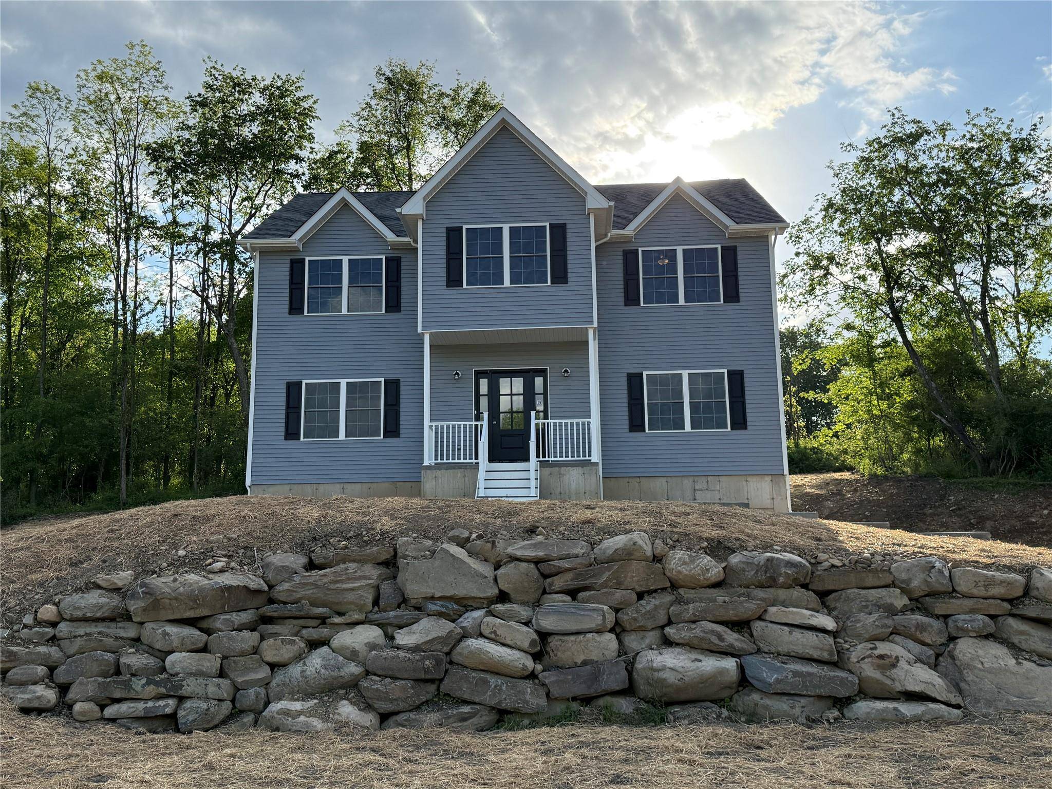 Welcome to the McKinley model, 1 of only 5 lots left in this desirable Huckleberry Estates development !