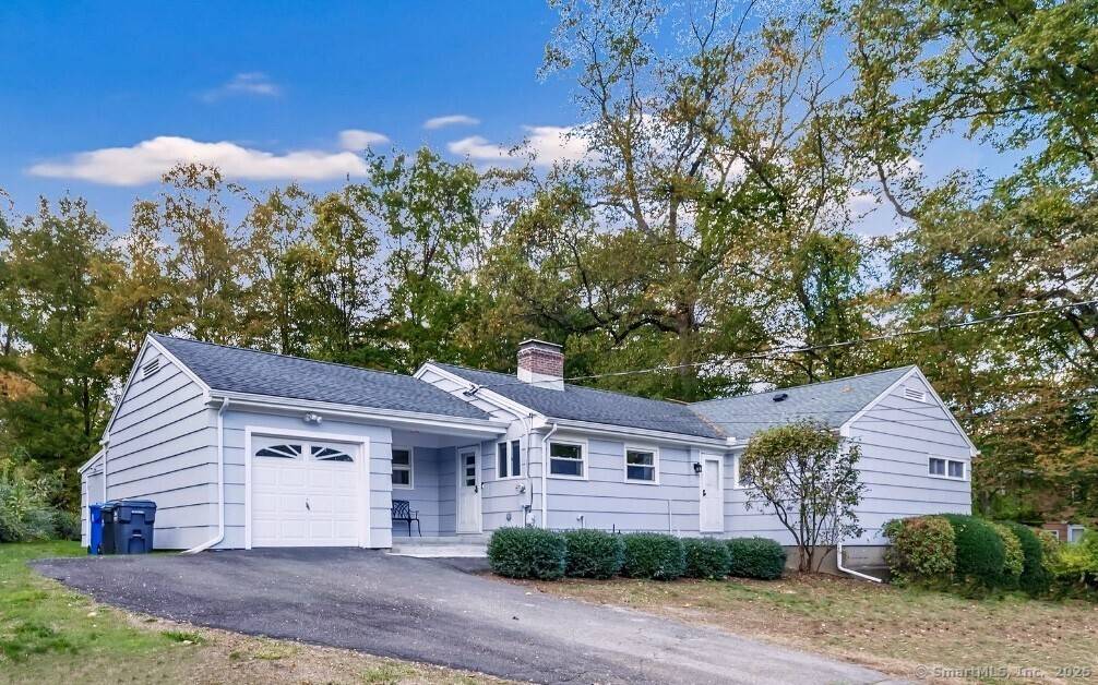 TASHUA ! ! ! ! Fantastic Tashua location for this very versatile ranch.