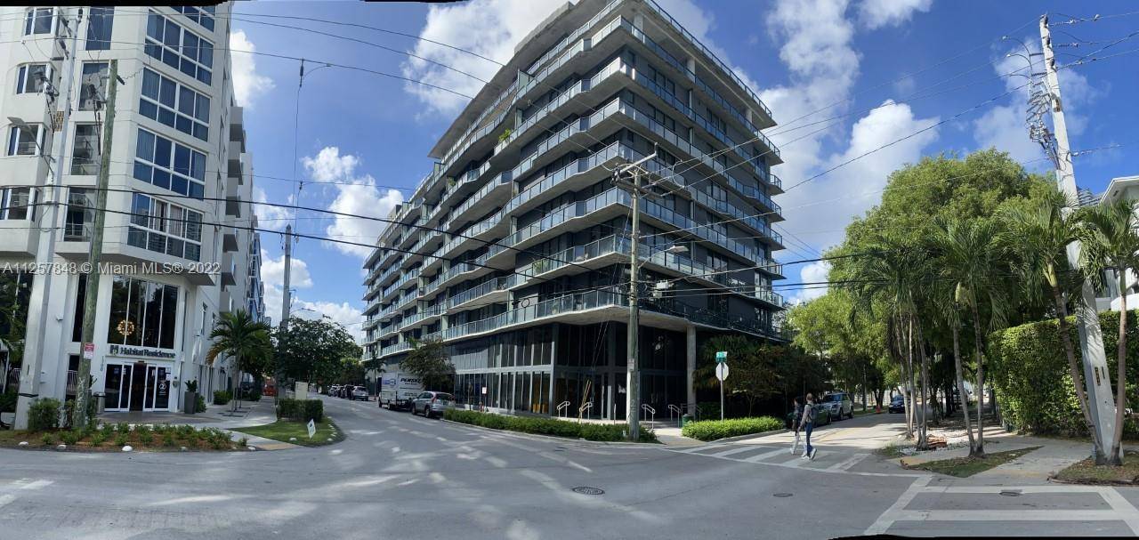 Gorgeous and sensational 2 bedrooms and 2 baths in Boutique 2016 condo in Brickell.