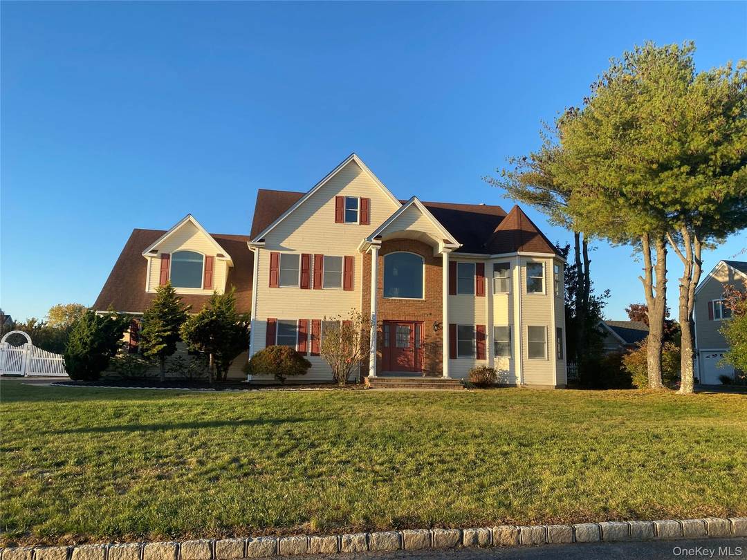 Come quickly to see this Large Victorian Style Colonial in the Beautiful Picturesque North Hills Section of Shoreham !