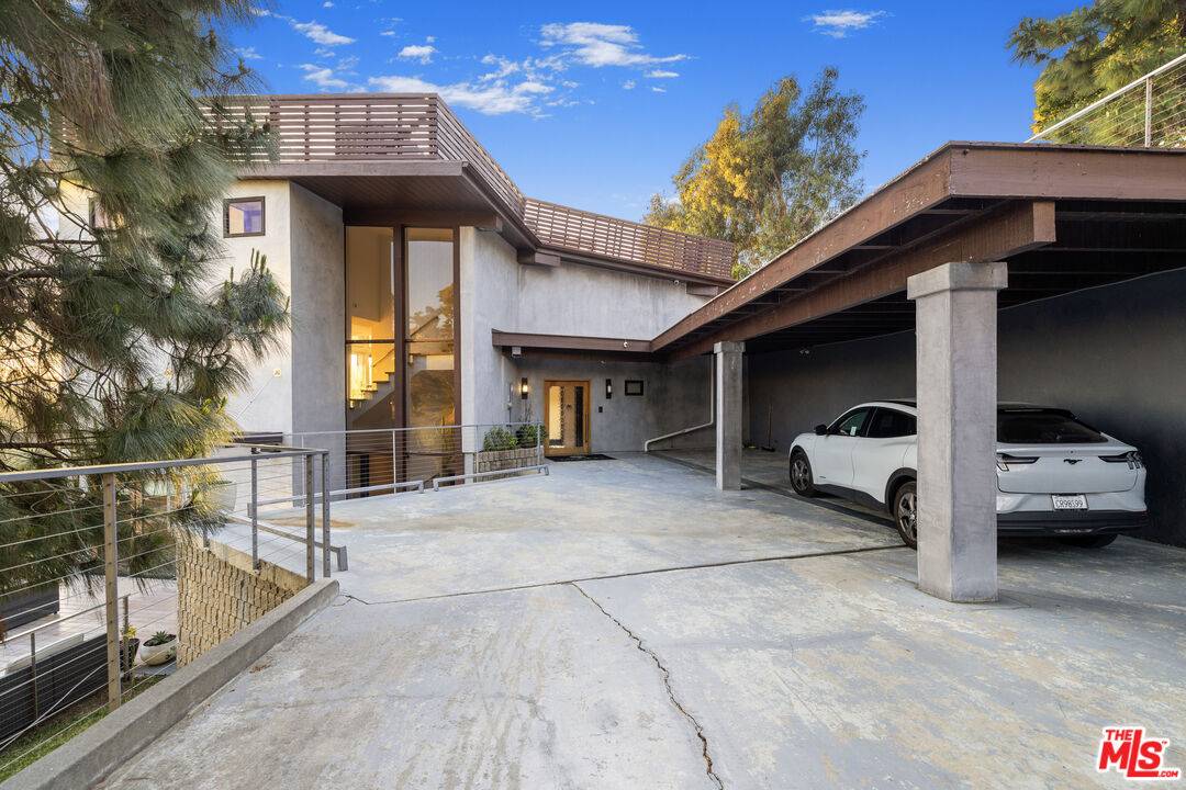 1735  Summitridge Dr, 3BR Beverly Hills Post Office | B.H.P.O. La