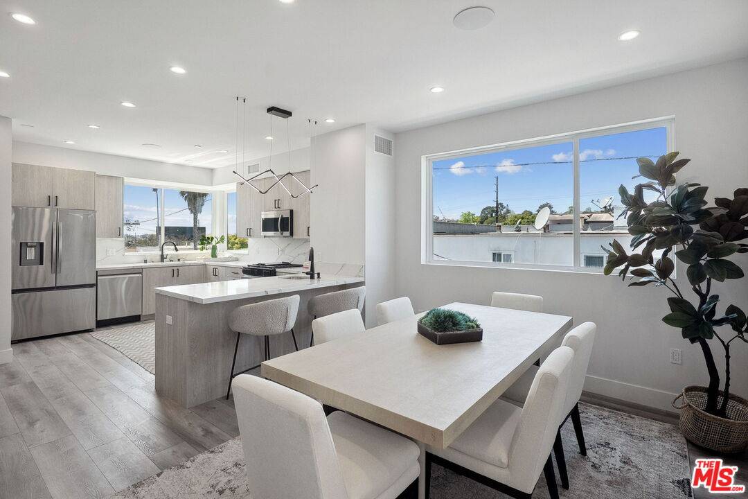 1959 1/2  Preuss Rd 4BR La