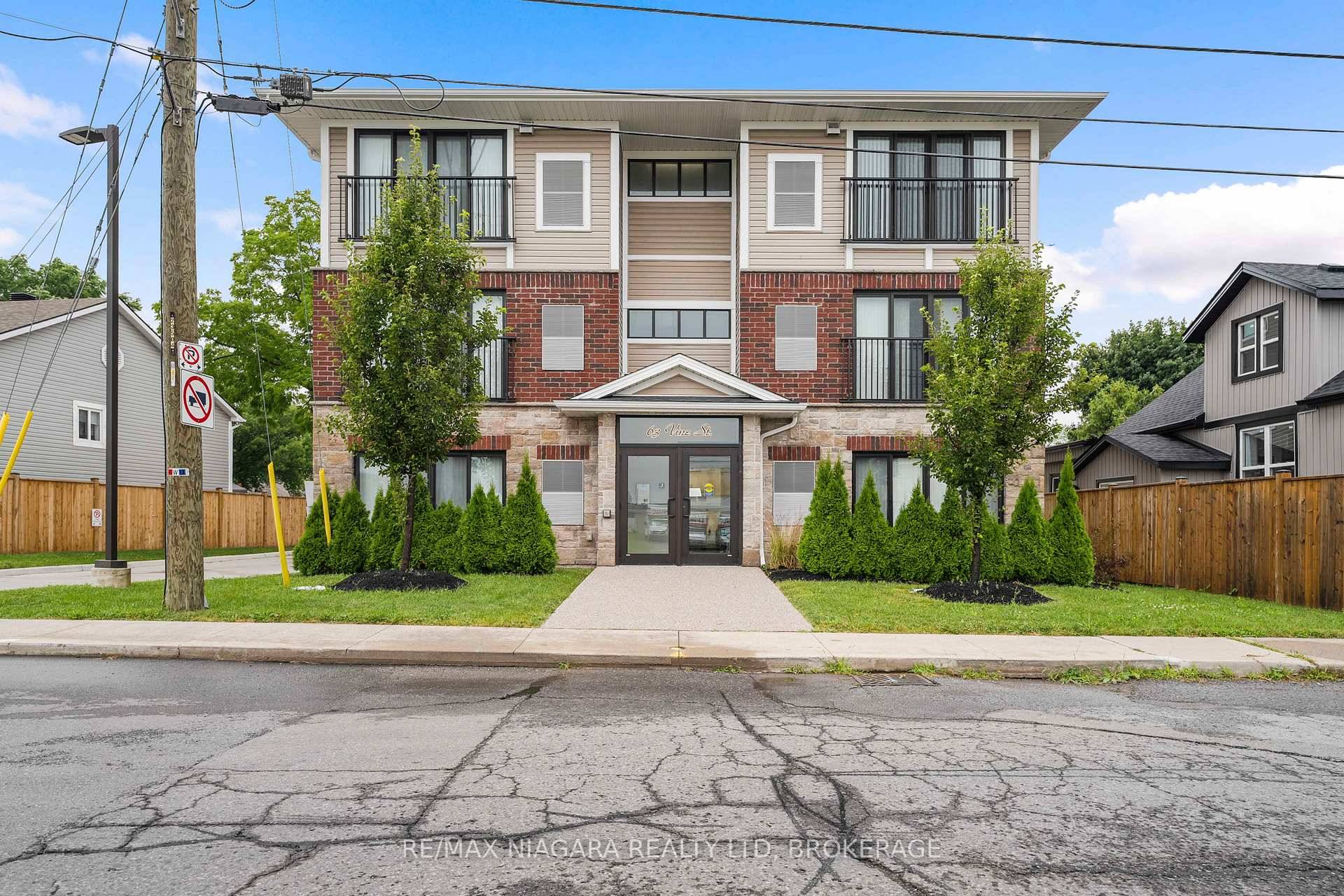 Welcome to this beautifully built, modern 2 bedroom apartment unit for rent located in a well maintained building with elevator access.