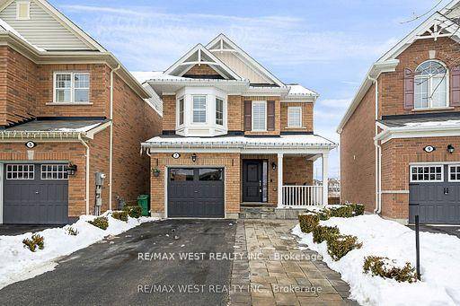 Welcome to this charming home nestled in the desirable community of Northwest Brampton.