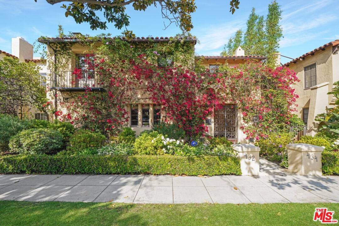 432   Smithwood DR 6BR Beverly Hills La