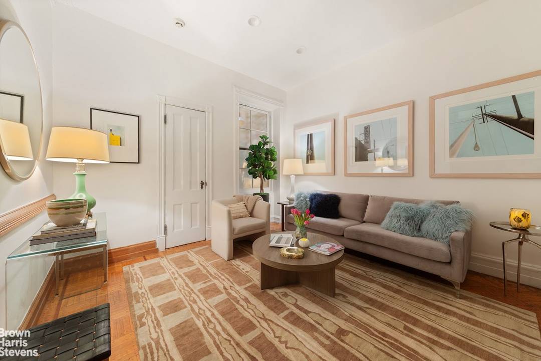 JUST LISTED Open House, Sunday, March 15, 11 30 12 30 JUST INSTALLED All New Windows not in photos Surrounding Area is Civility Personified Ideal location evokes a calm that ...