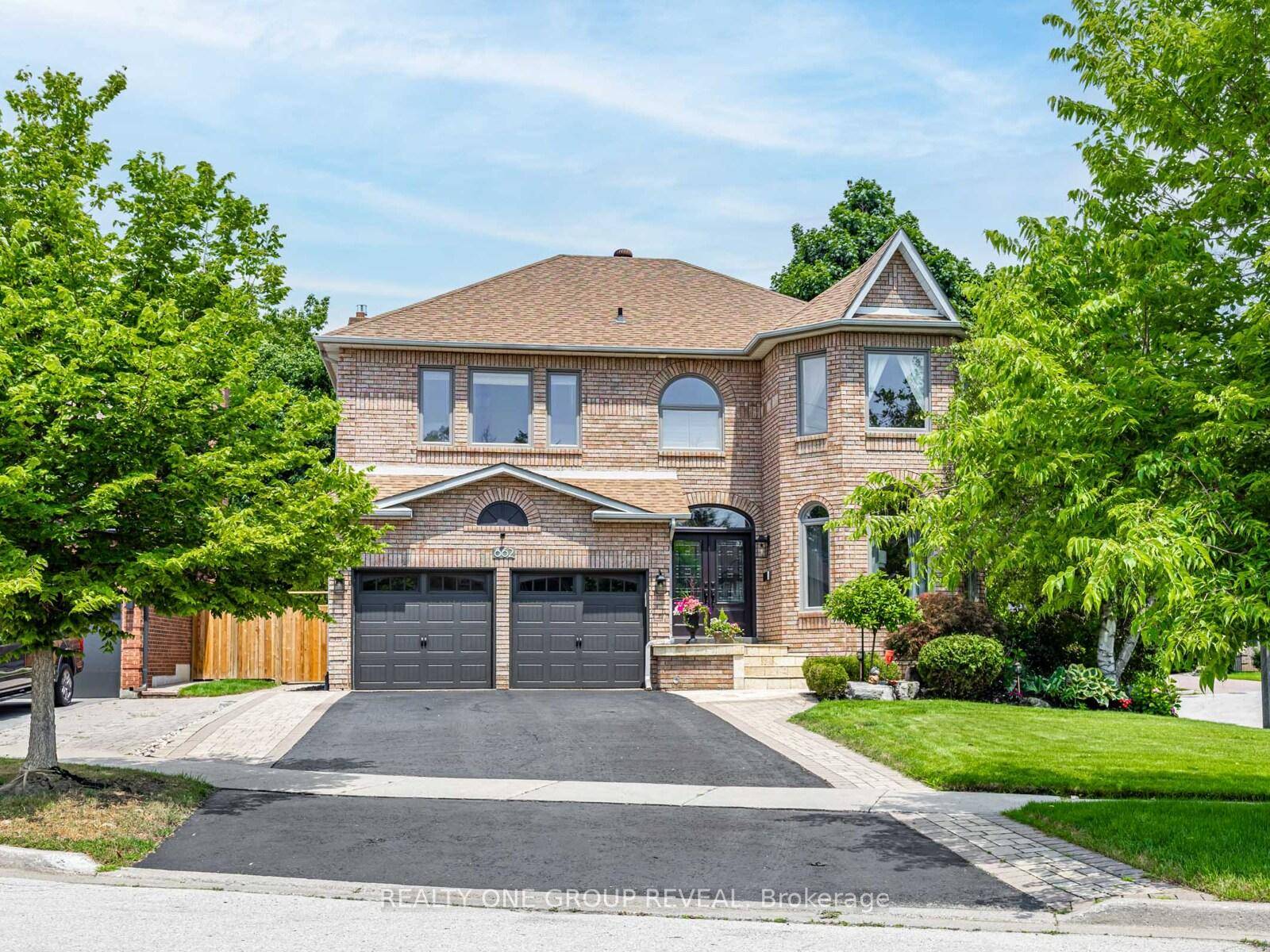 Located on one of Pickerings most prestigious streets, this Coughlan built 4 BR, 4 Bath home ticks all the boxes.