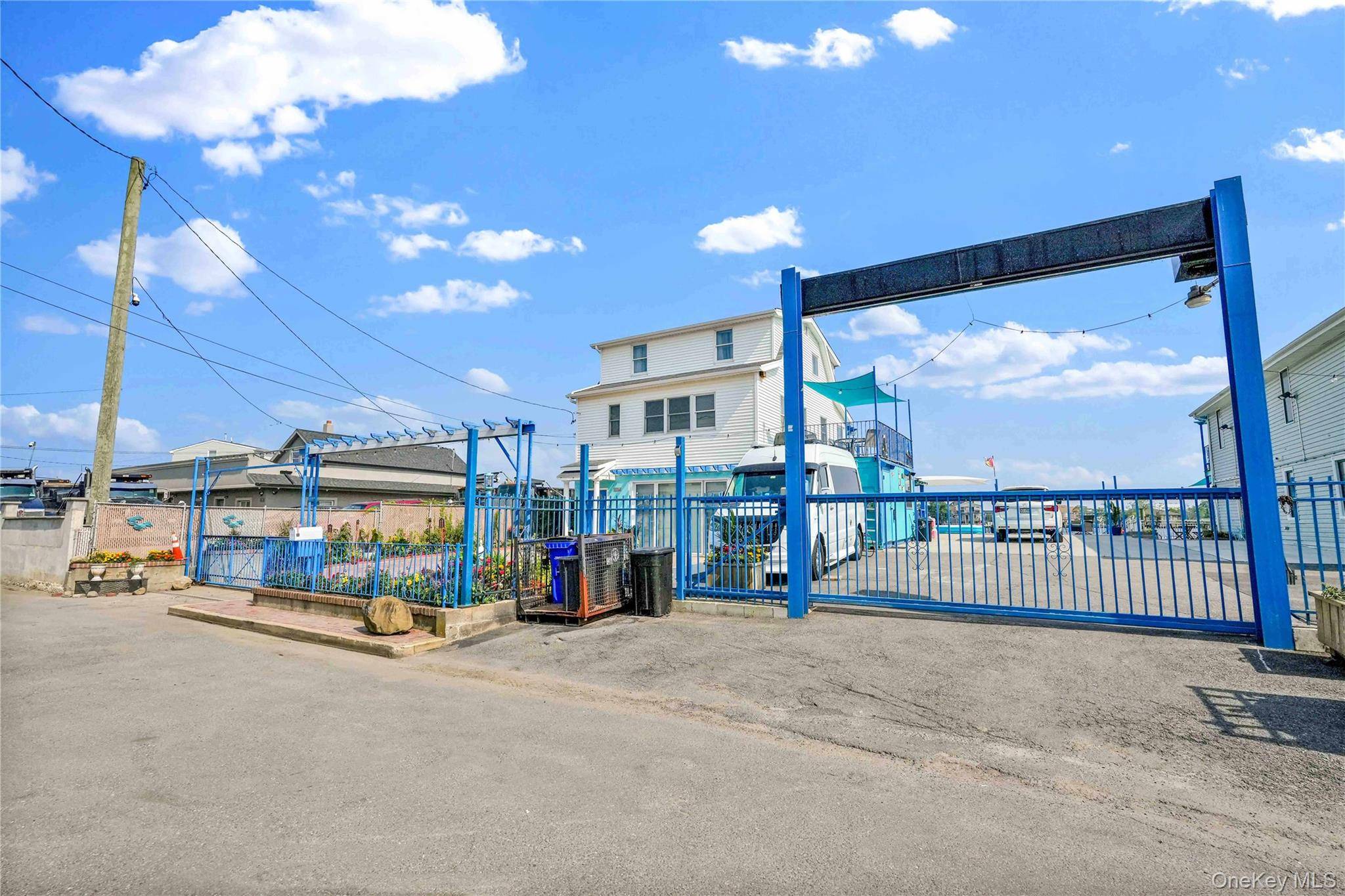 Waterfront Buildable Lot for Sale Rosedale, Queens Rare opportunity to own almost 4, 000 sq ft of buildable waterfront land in the desirable Rosedale neighborhood of Queens !
