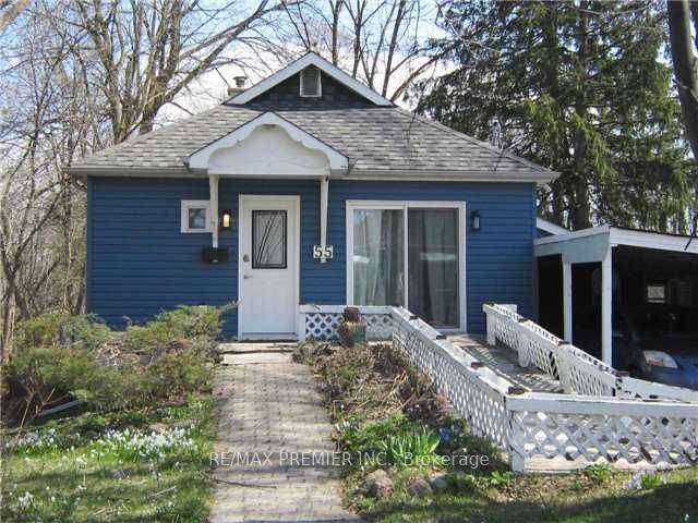 Charming 2 bedroom and 1 bathroom Bungalow For rent, including unfinished basement.