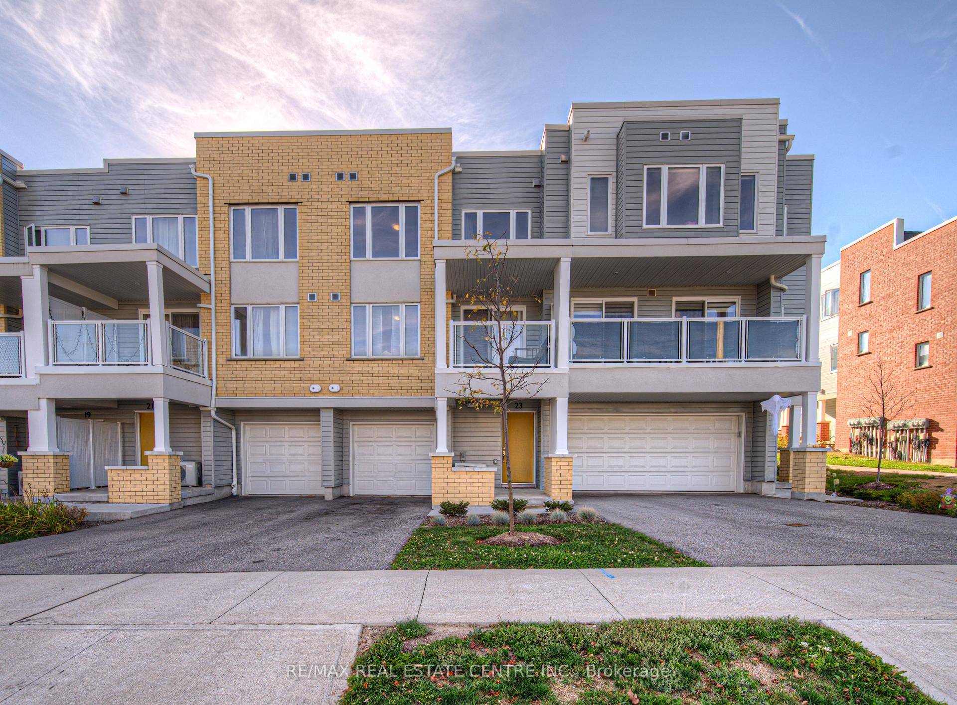 Welcome to 27 Valencia Ave, a stunning and meticulously maintained home nestled in one of Kitchener's most sought after neighborhoods the vibrant and family friendly Huron Park.