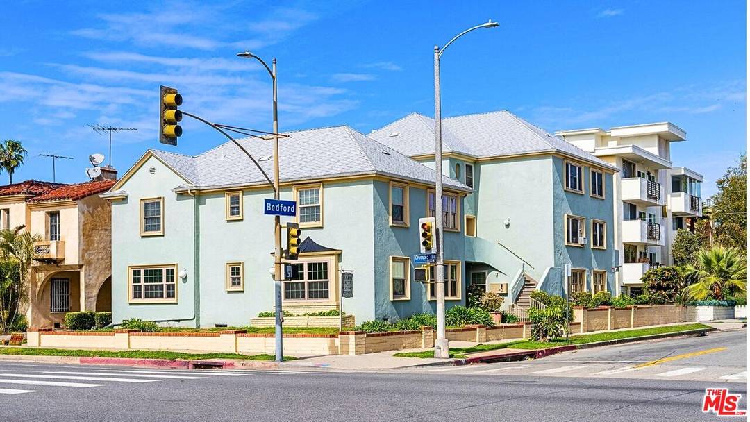 937  S Bedford St 12BR Beverlywood La