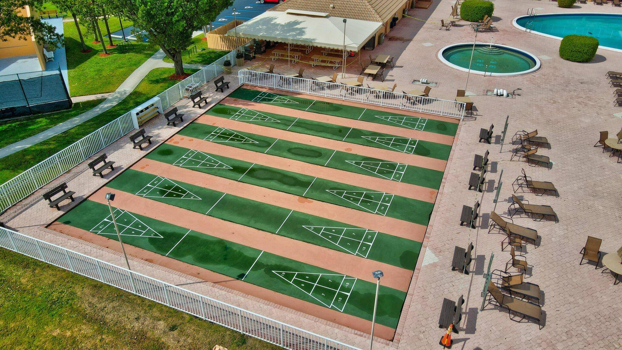 LAKES OF DELRAY ACTIVE ADULT COMMUNITY !