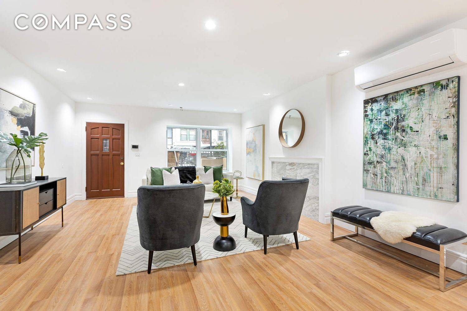 Beautiful old world charm with all the modern luxuries you could want !