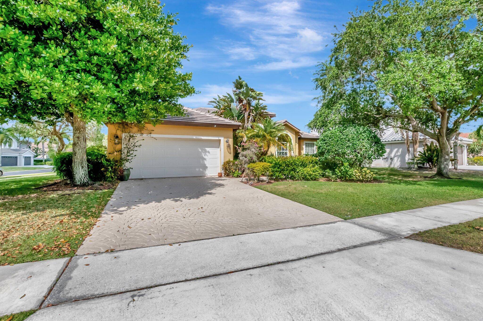 This well maintained 4 bedroom, 3 bathroom home offers the perfect blend of comfort, style, and functionality.