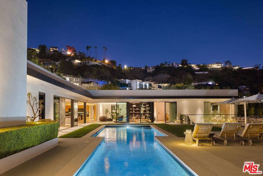 1877 Rising Glen Rd 4BR Sunset Strip La