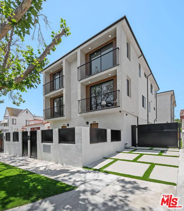 837  N Detroit St 4BR Hollywood Hills East La