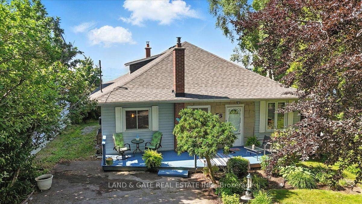 Just Listed 55 Muskoka Ave, Oshawa, Lakefront living in the heart of Oshawa and offered for the first time in decades !
