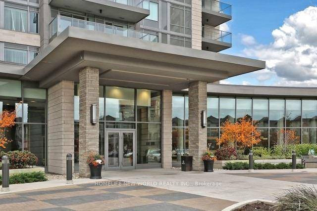 Demanding Location In Markham Thornhill Corner Unit With Fabulous South View, Almost 700Sf, 1 1 Bedroom, Very Spacious And Functional Layout, Enclosed Den Can Be Used As The 2nd Bedroom, ...