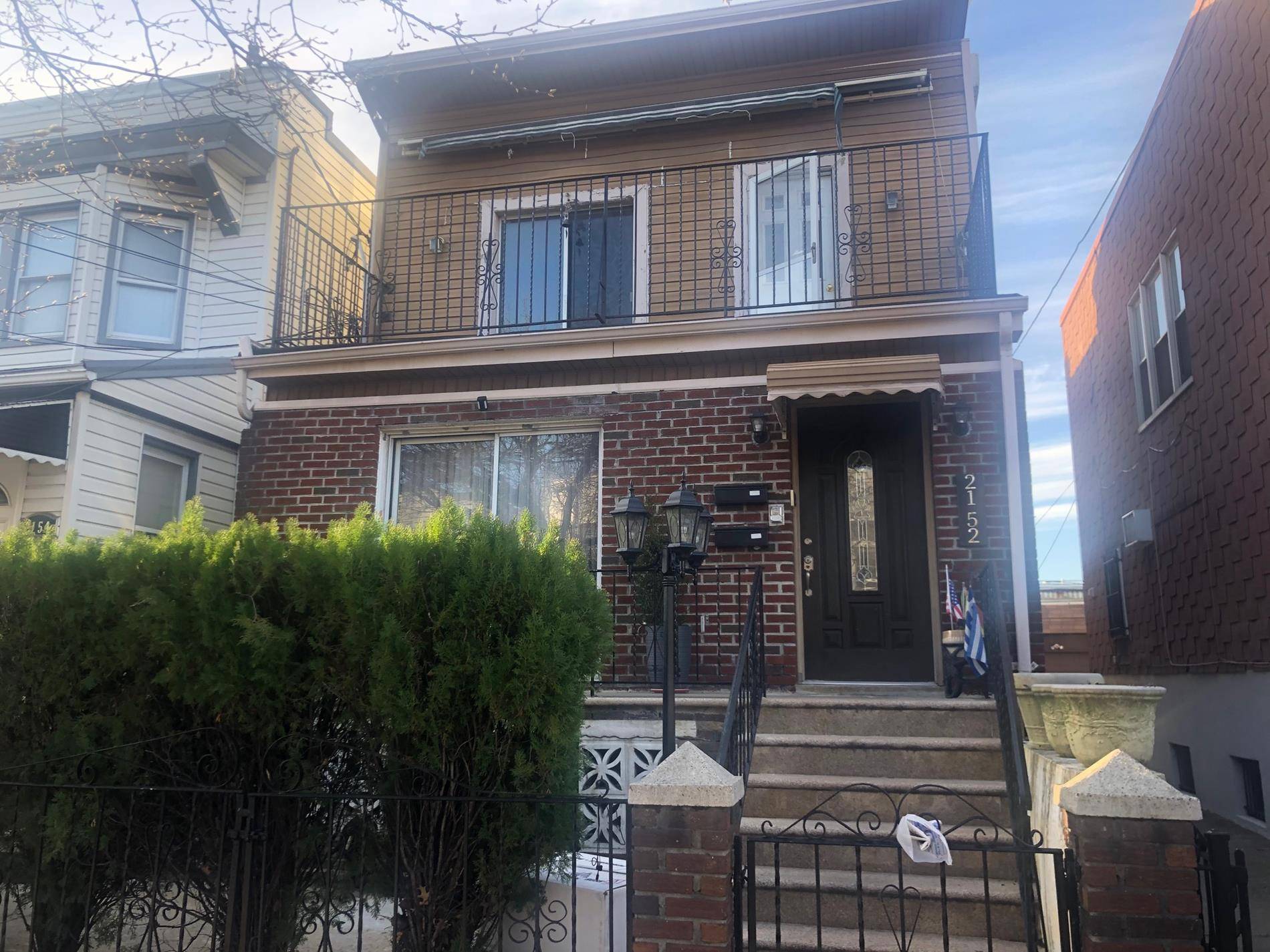 Legal 2 family houseLot size 25 x 100Building size 20 x 49R5 zoningOwner occupied or investment1st floor apartment is 2 bdrms 1 bath collecting 2800 WILL BE DELIVERED VACANTCompletely updated ...