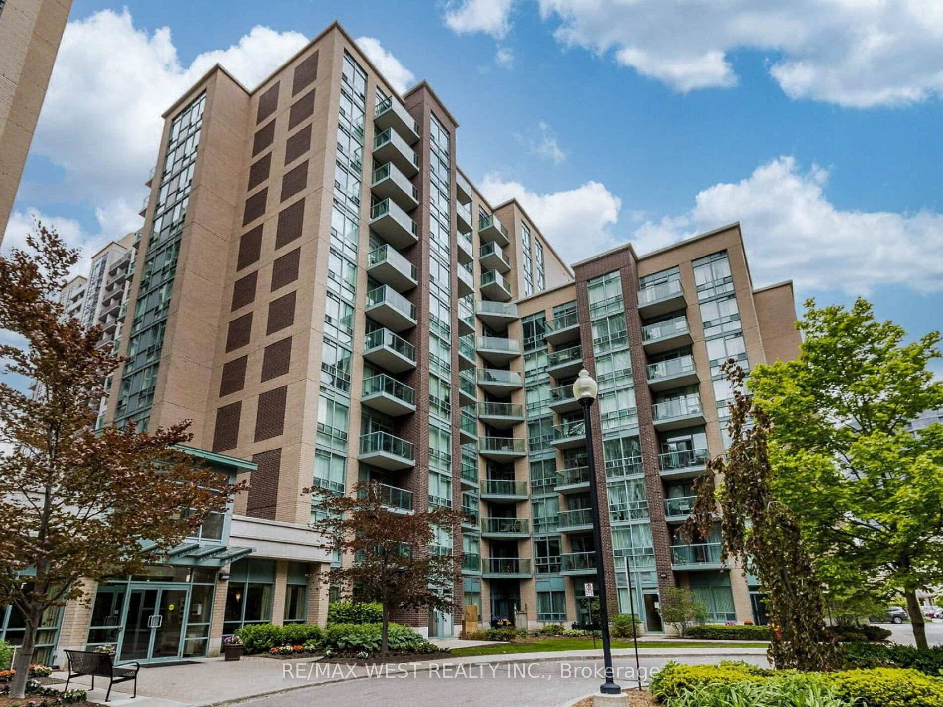 Bright amp ; Spacious Ground Floor Suite with Private Patio !
