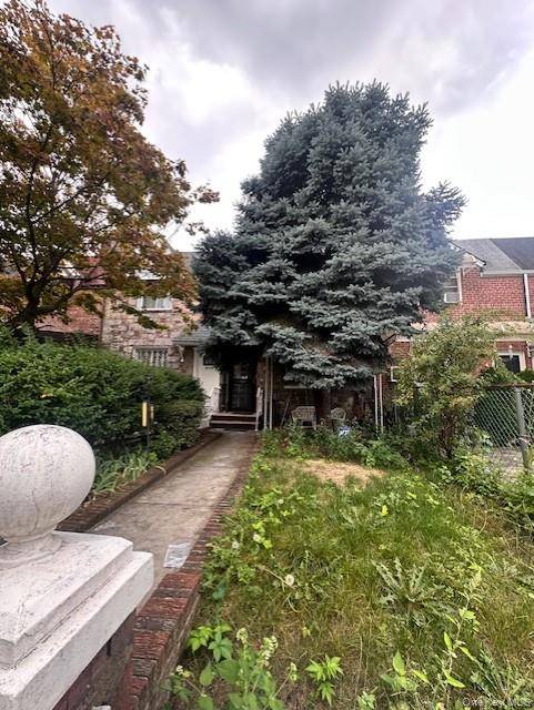 Charming One Family Home in the Heart of Canarsie Welcome to this delightful single family residence located in the highly sought after neighborhood of Canarsie.