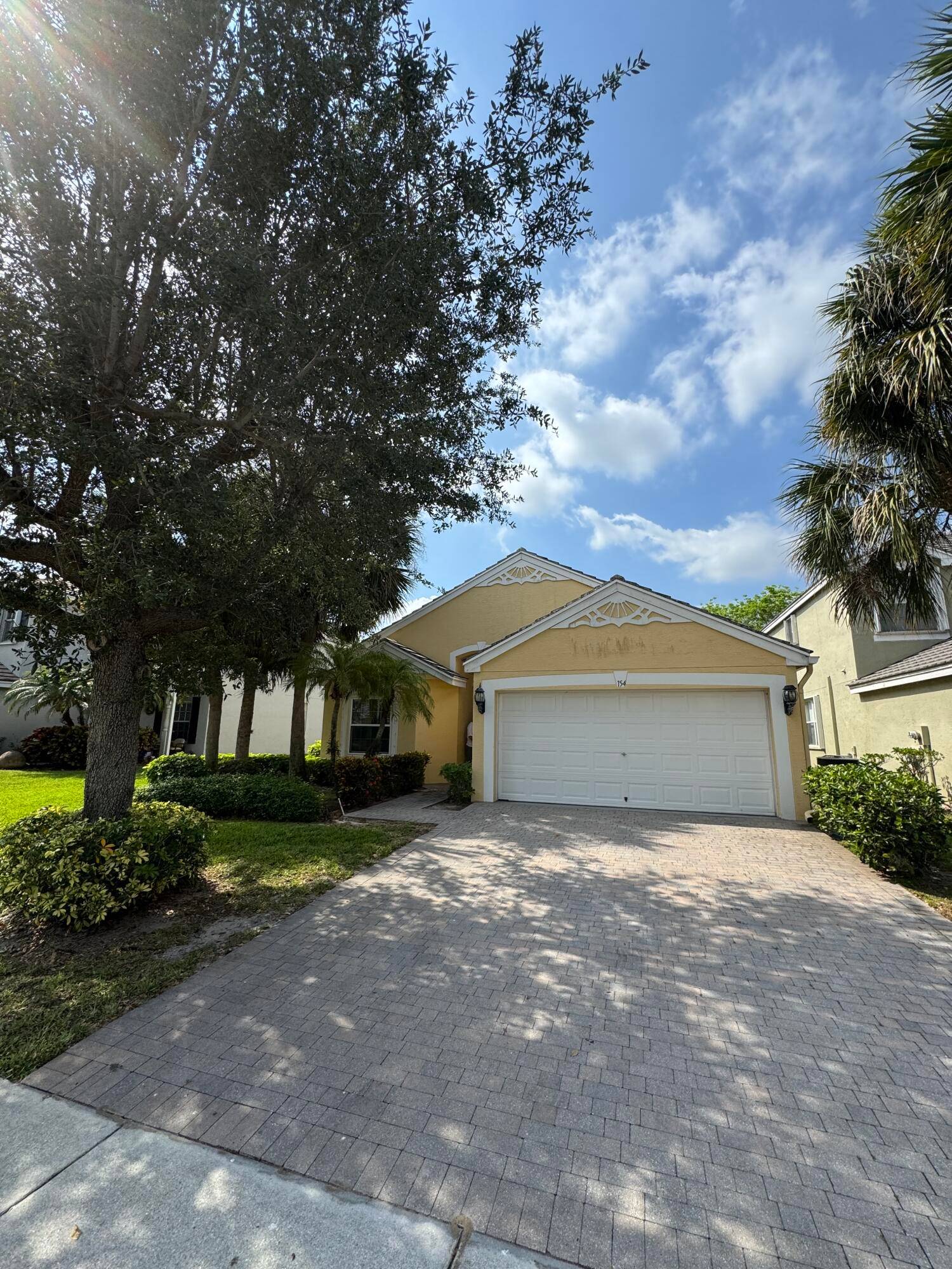 Step into this beautifully spacious 3 bedroom, primary suite has 2 walk in closets, 2.