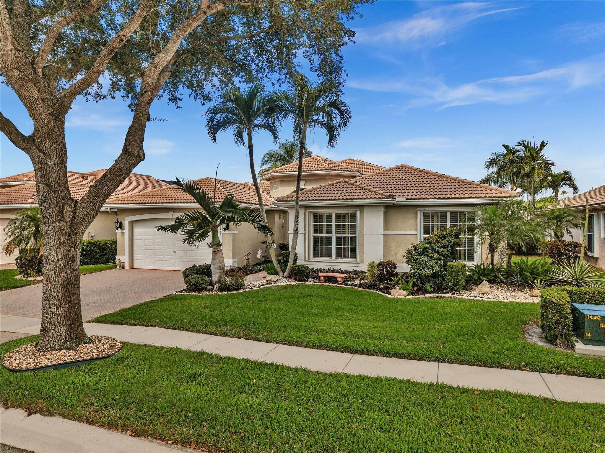 Spectacular waterfront 4 bedroom, 2.