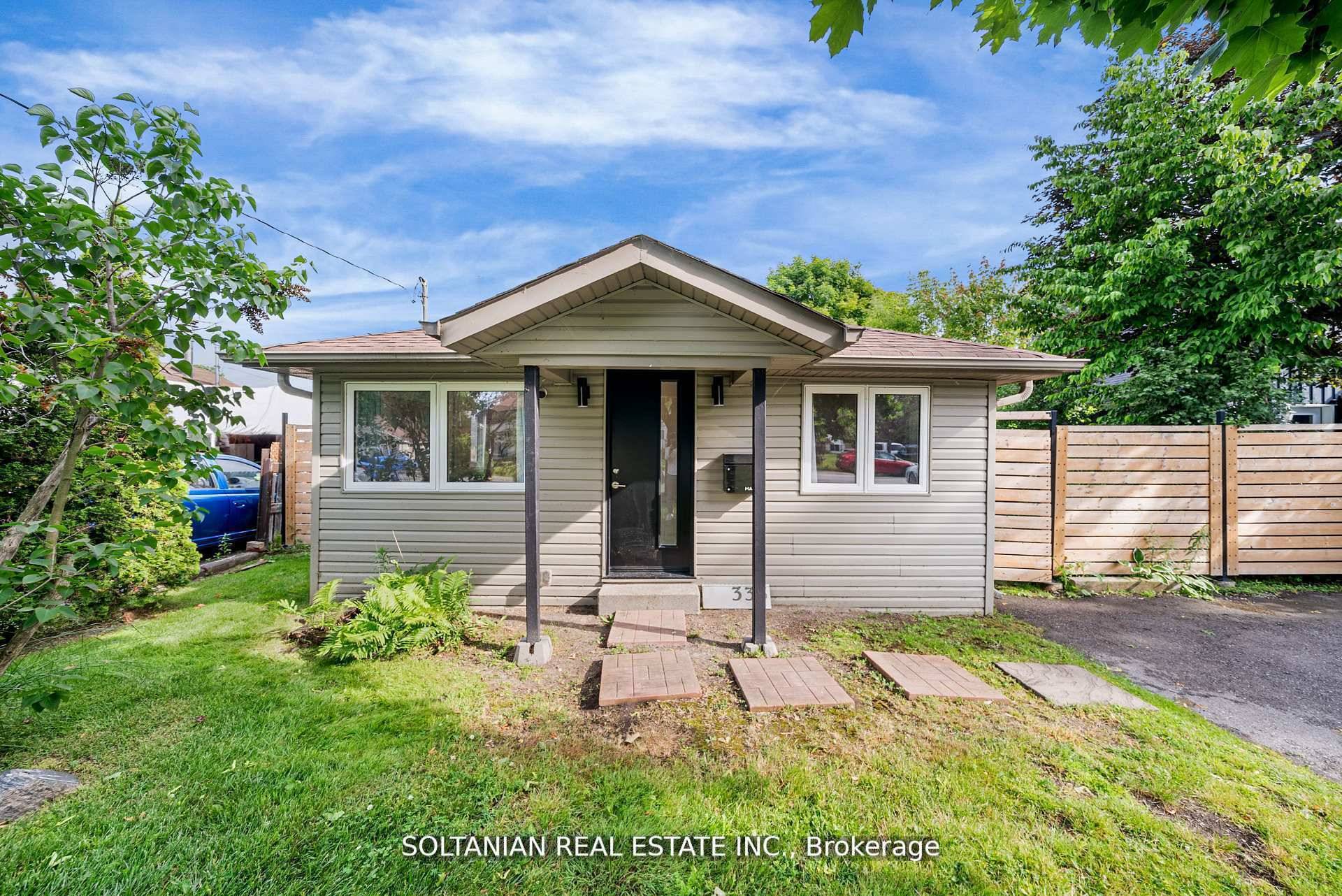 Welcome to 335 Miami Drive, a beautifully renovated gem nestled in the heart of Keswick South, just steps from the waters edge of Cooks Bay.