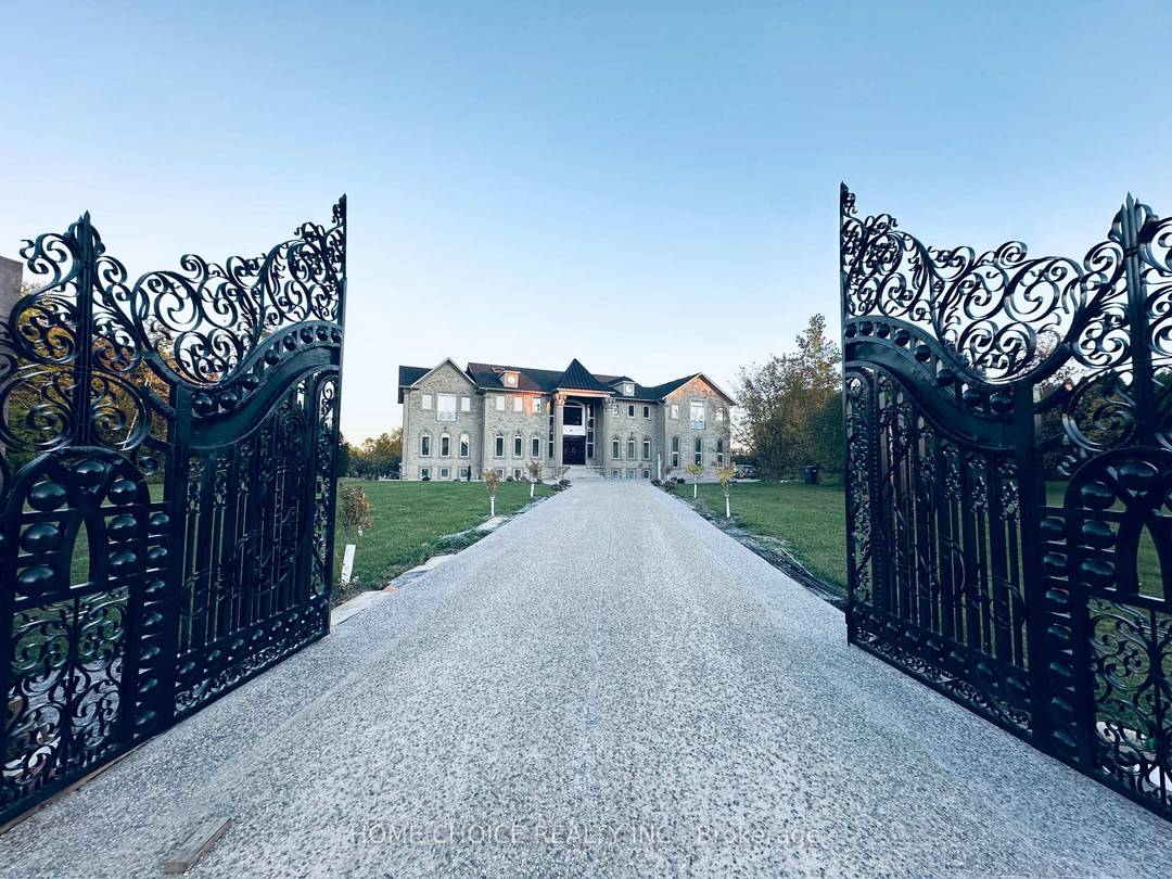 Majestic Entry ! ! ! from Double Entry Gate to Double Imperial Staircase welcomes you to This Open to above 26 feet high ceiling Foyer and Awarded Artist Design Family ...
