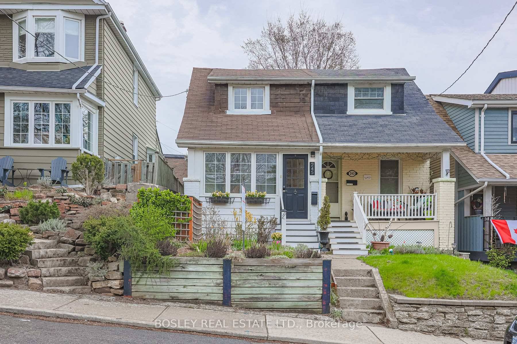 OFFERS ANYTIME. Life In The Beach Offers The Best Of Both Worlds City Life With All The Amenities, Cottage Feel With The Beach Just Steps Away !