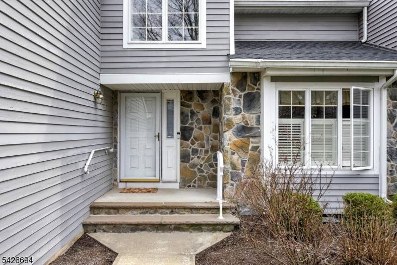 Location, location ! Beautifully maintained 2 bedroom, 2.