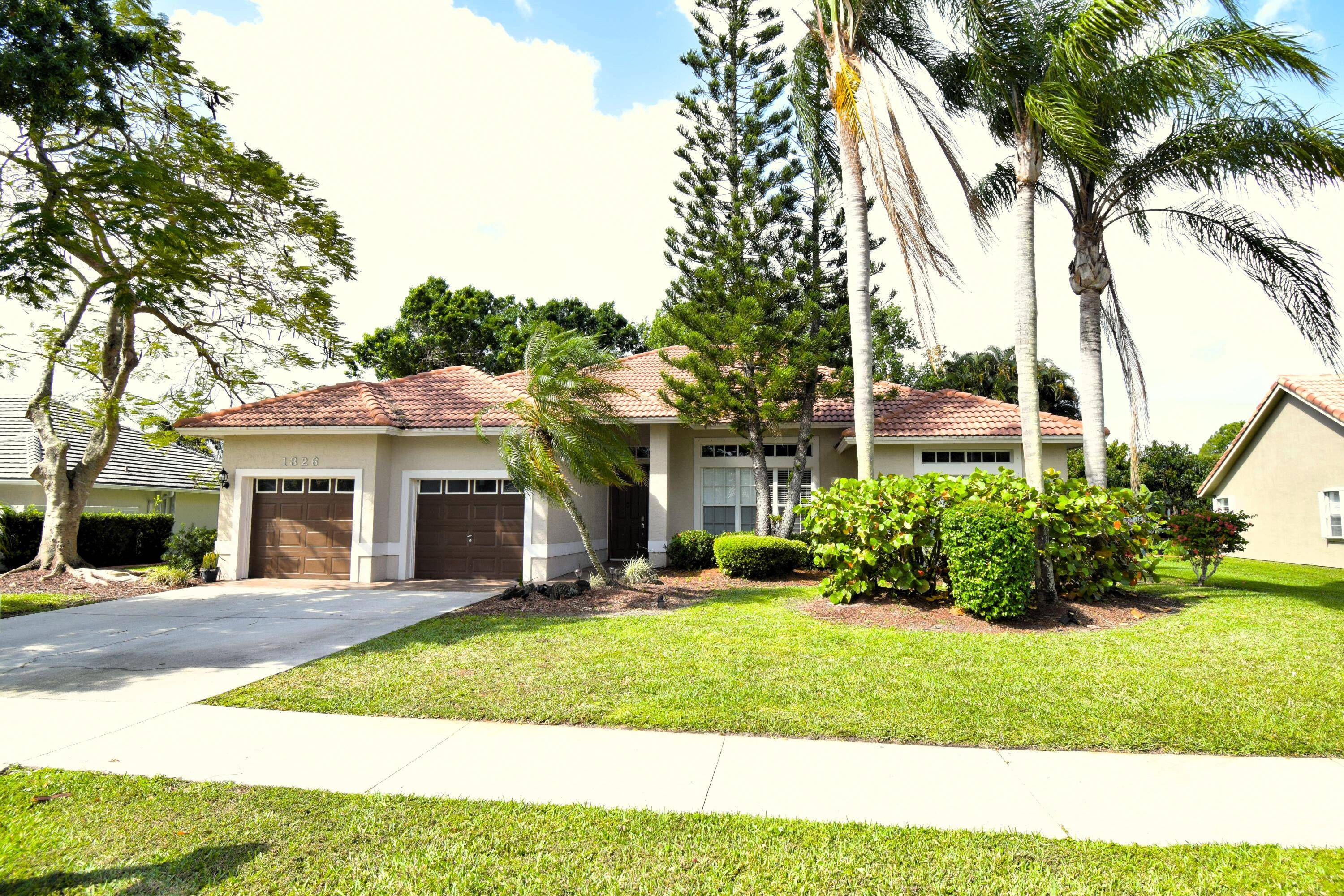 Private Pool Home in Heatherwood !