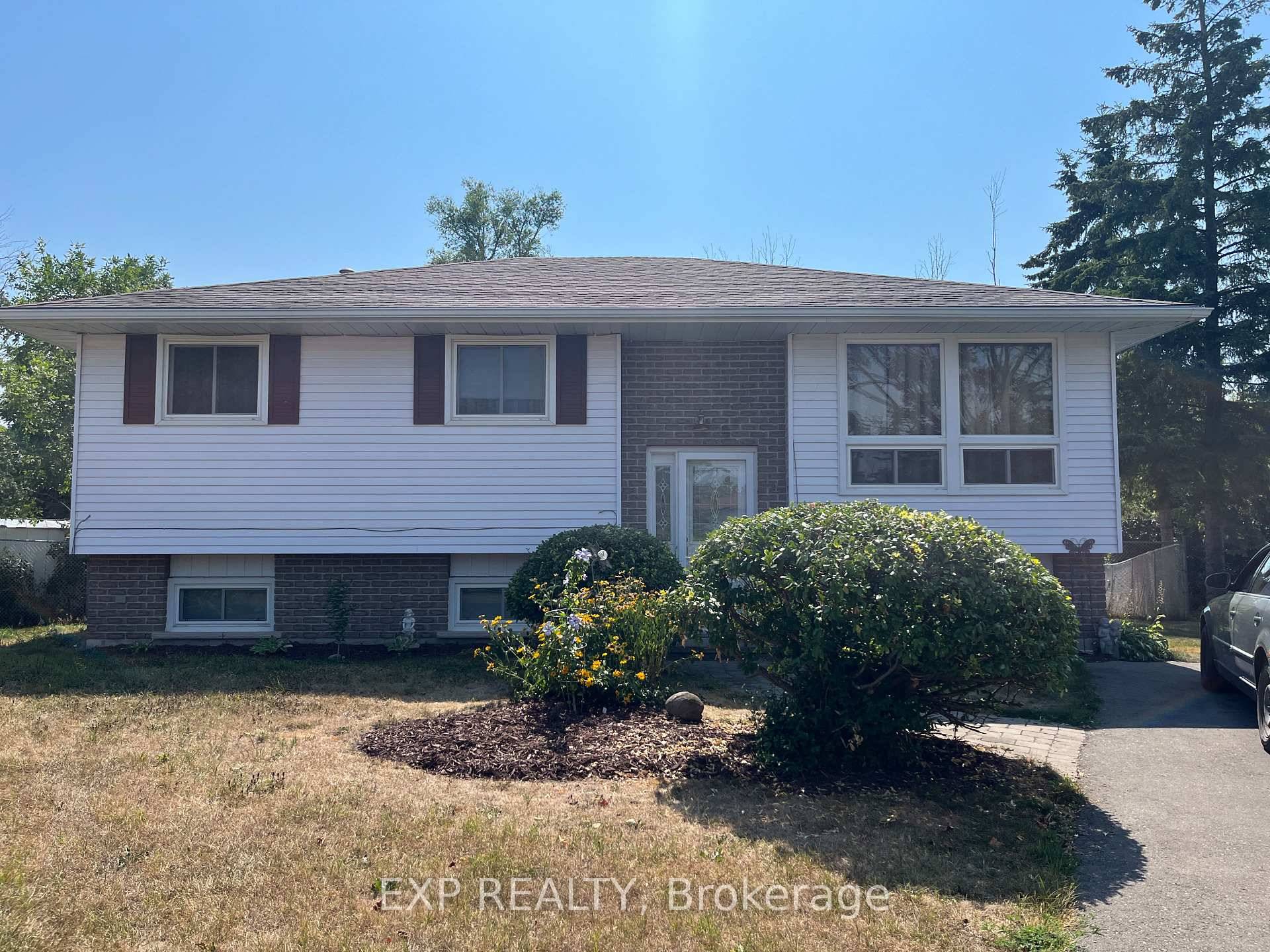 Tucked away on a cul de sac in sought after West Park Village, this 3 bed, 2 bath home offers a perfect blend of comfort and lifestyle.