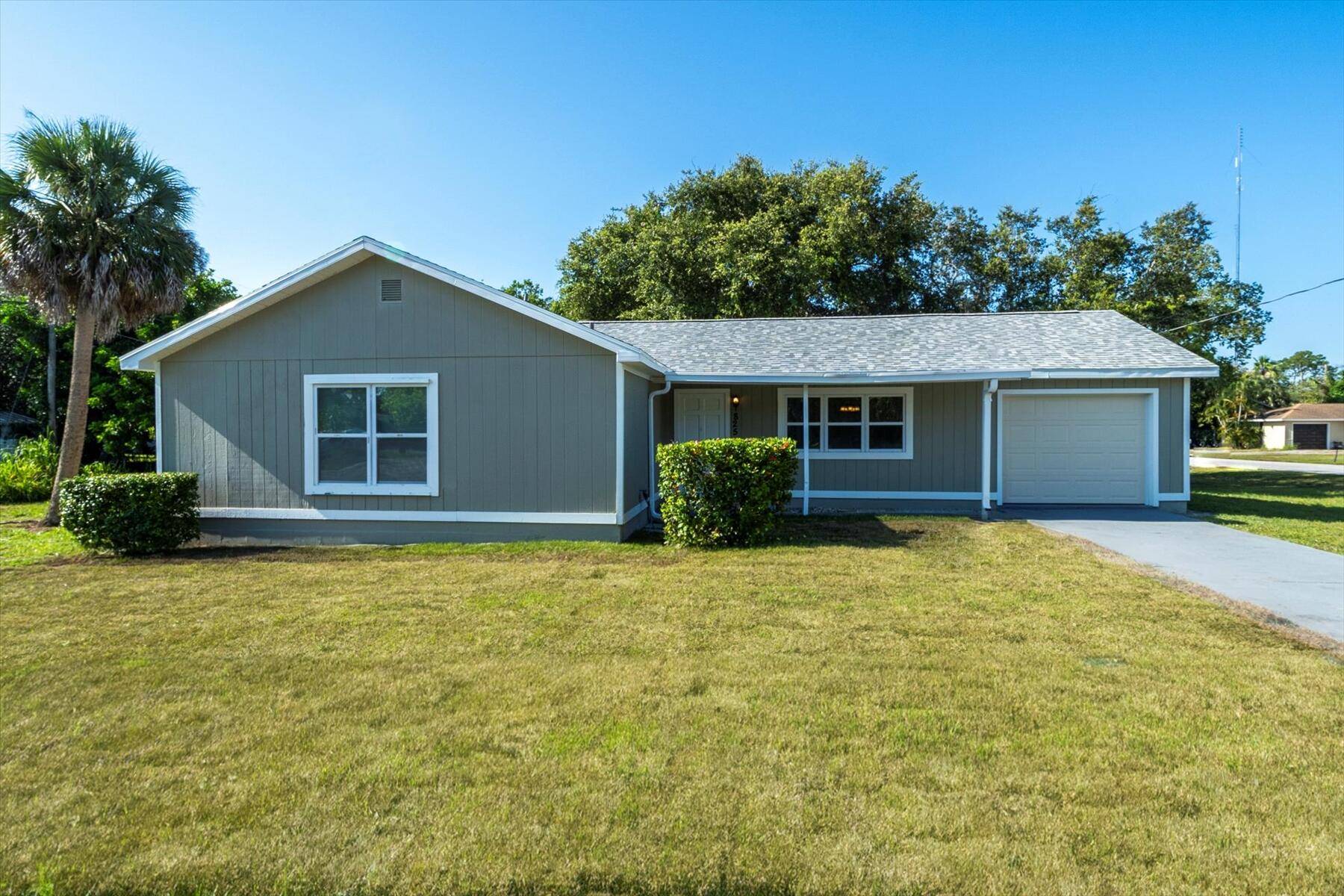 Beautifully Updated 2 Bed, 2 Bath Home Move In Ready !