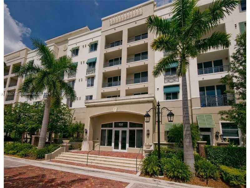 Corner unit 2 BED PLUS DEN and 2 Bathrooms.