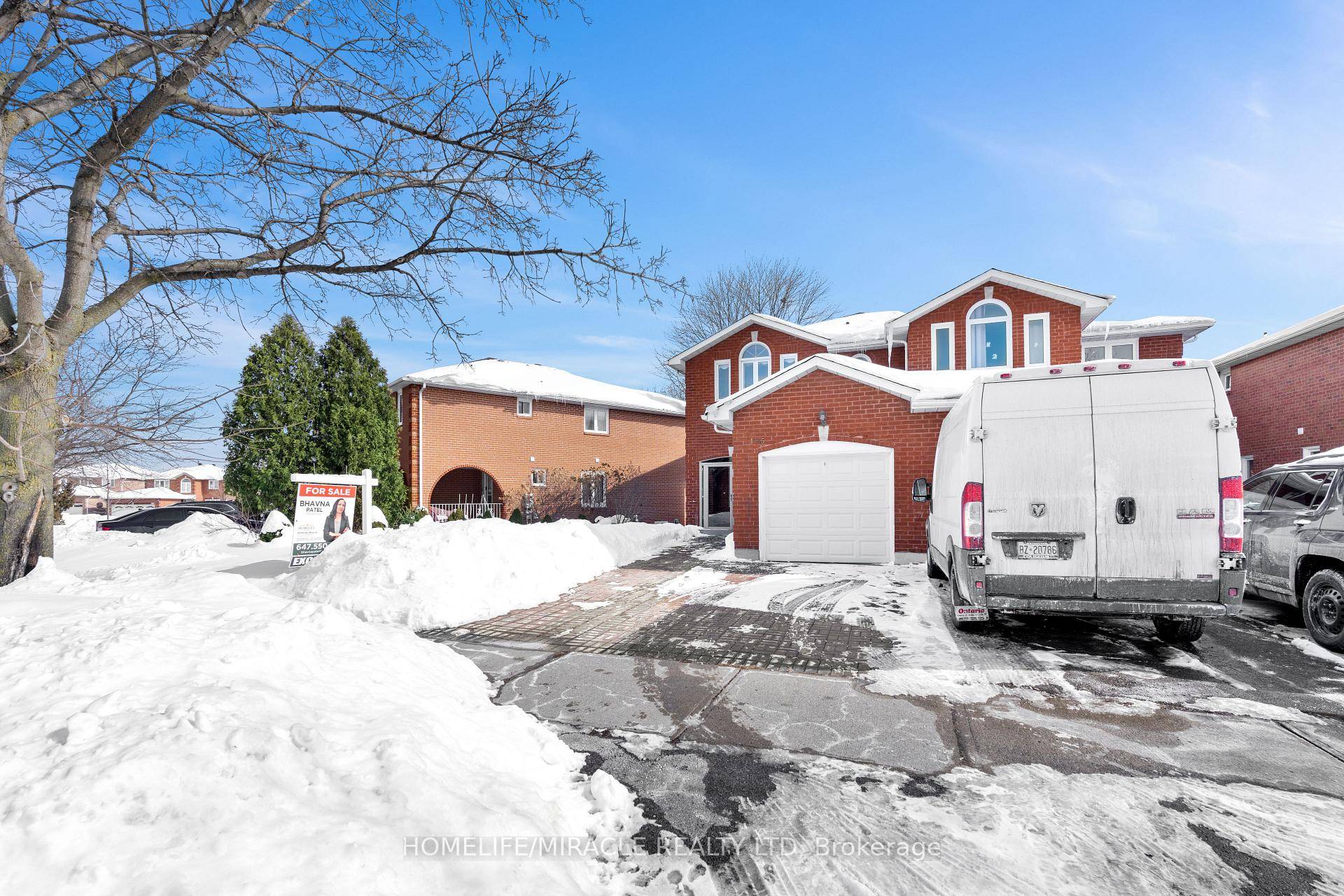Sami Detached Well Maintained Home In The Quiet Family Community Of Highbush, the best area of Pickering.
