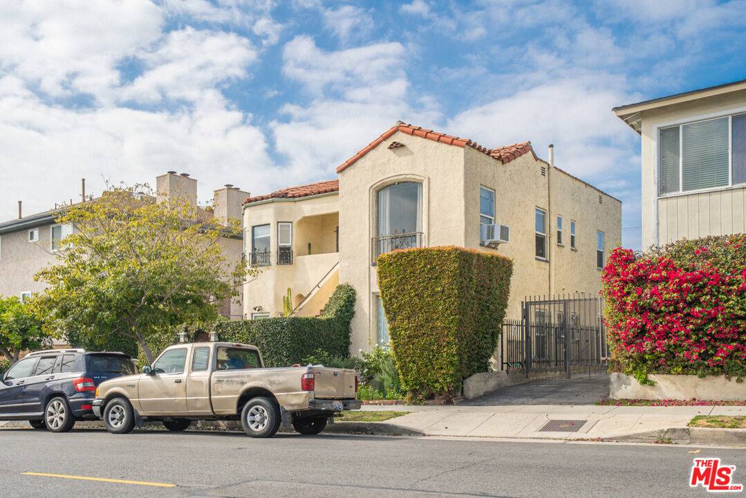 1293  S Cochran Ave 4BR La