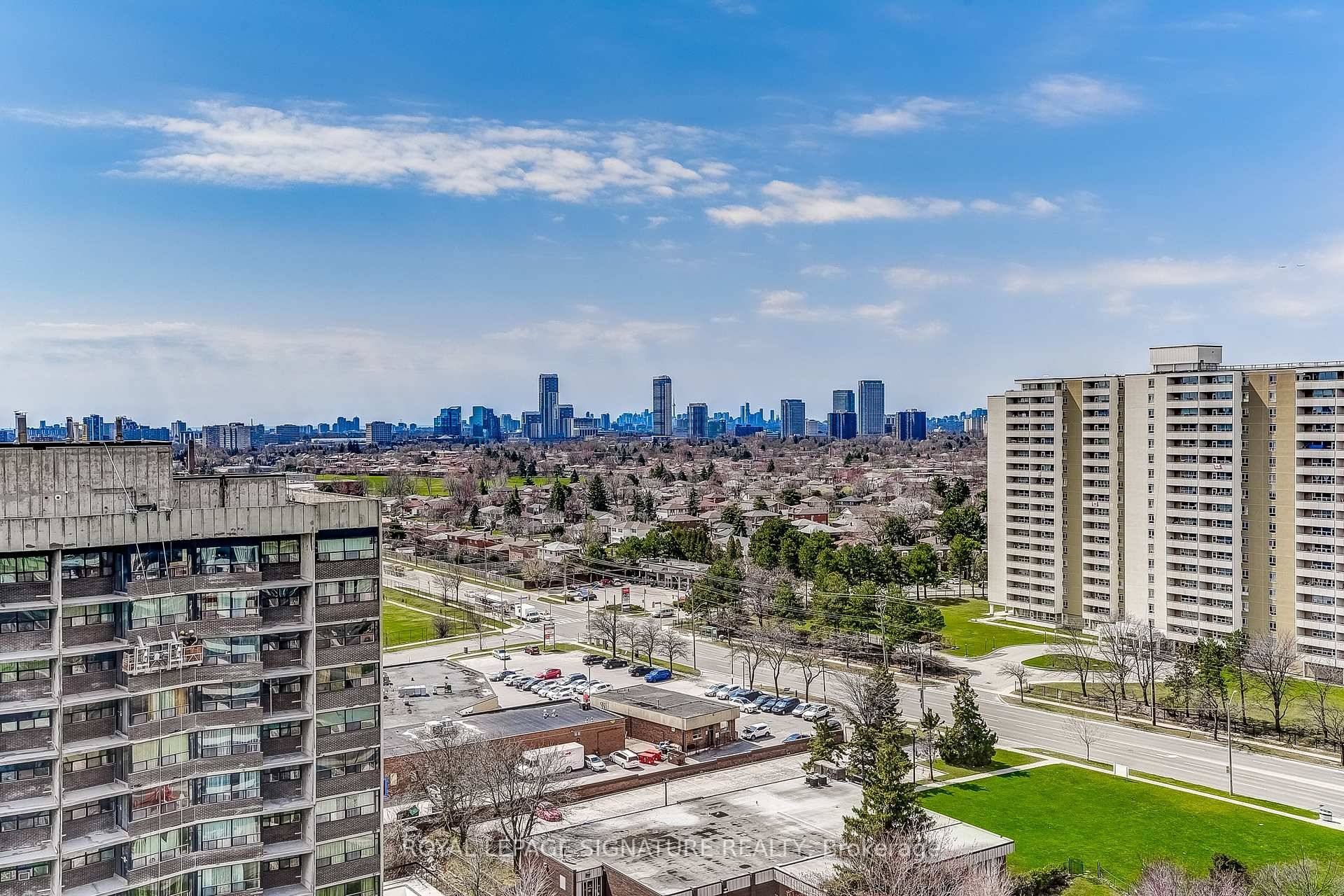 Royal Crest III Condos fantastic location, building and suite built by Tridel !