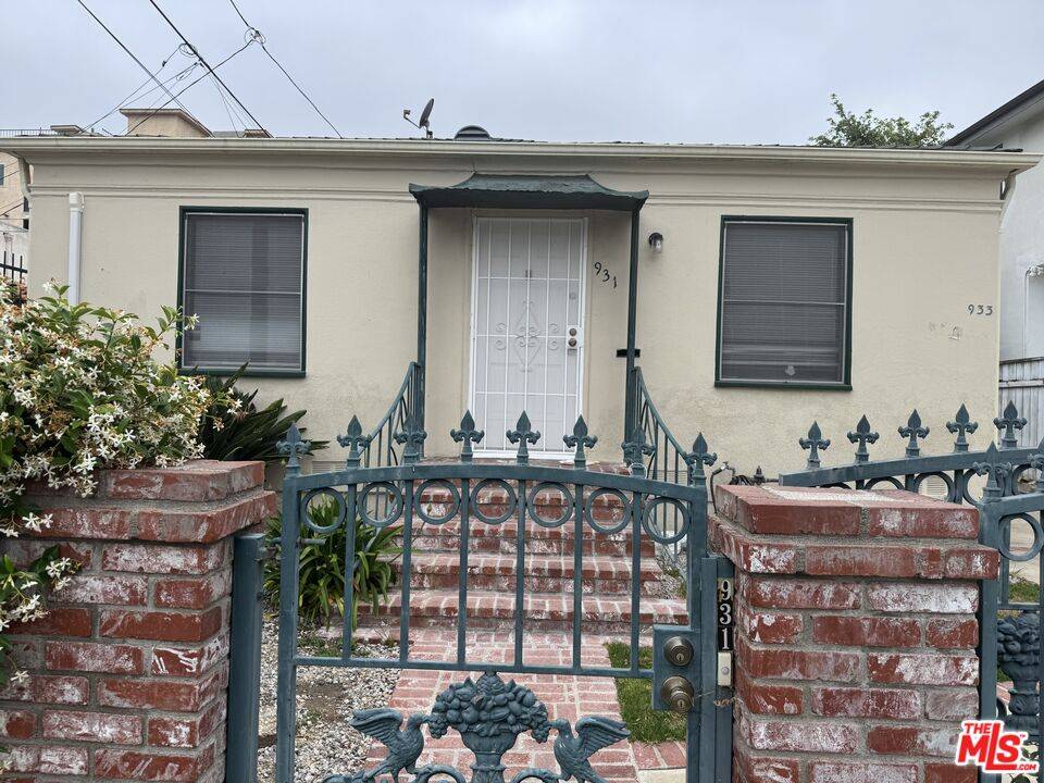 931  S Sherbourne Dr 2BR Beverlywood La