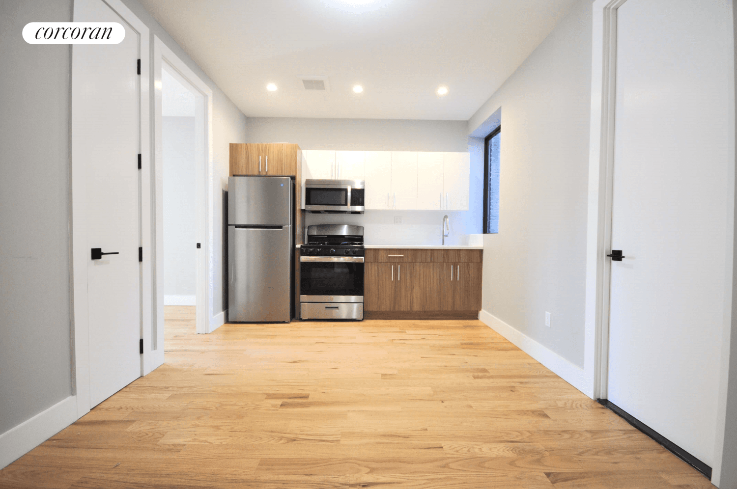 Beautifully renovated and sunny south facing apartment just off Franklin Avenue in thriving Crown HeightsThe apartment features 3 spacious full sized bedrooms, renovated kitchen amp ; bathroom, great closet space, ...