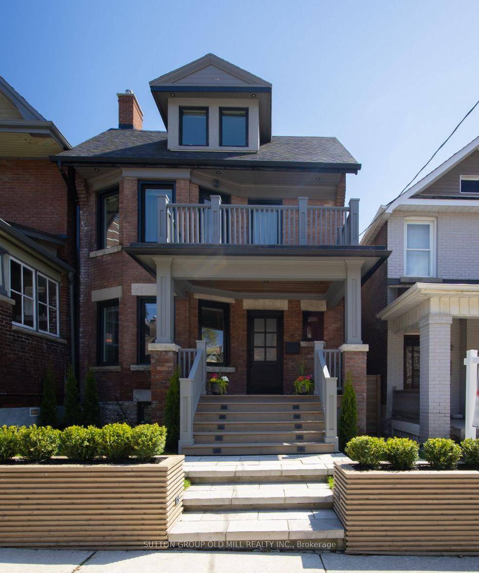 Urban Living At Its Finest !