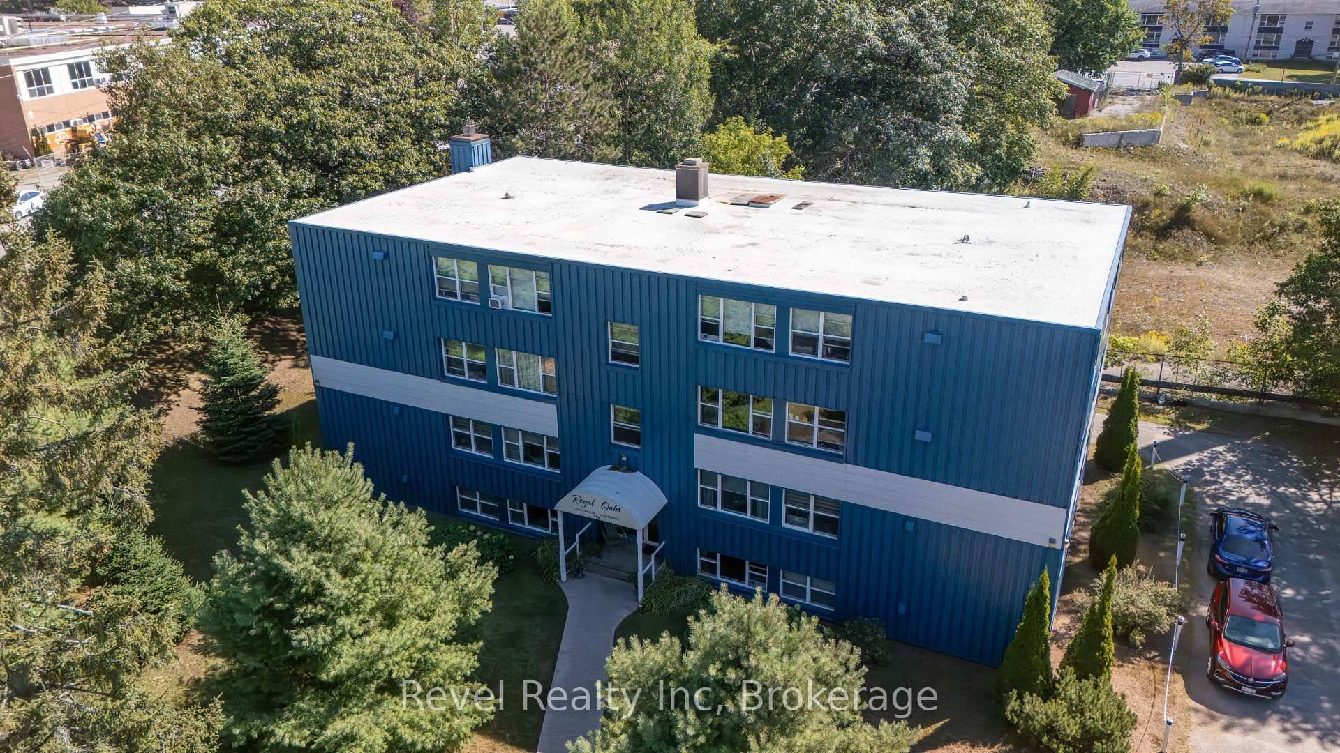 Step into easy, carefree living with this bright and welcoming 2 bedroom, 1 bath condo, perfectly located near Parry Sounds brand new super school and just a short stroll to ...