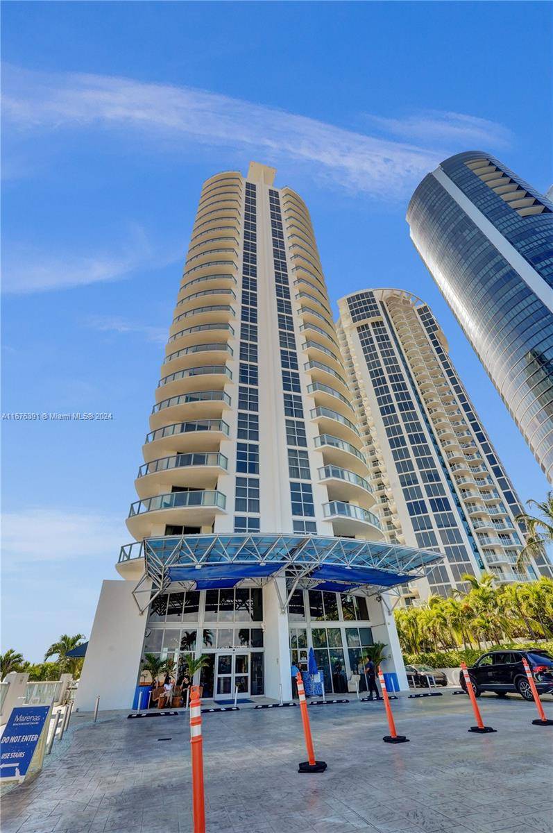 Luxury Condo Hotel at Marenas Condo Experience luxury living in this stunning 1 bedroom, 1 bathroom penthouse condo hotel at Marenas Condo, steps from the beach and surrounded by iconic ...