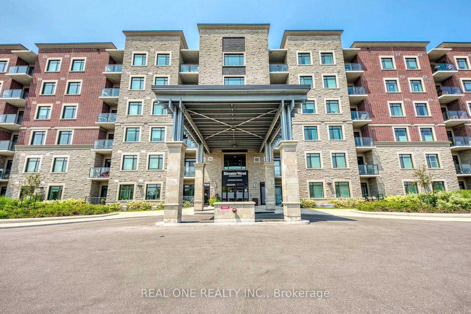 5 Elite Picks ! Here Are 5 Reasons to Make This Condo Your Own 1.