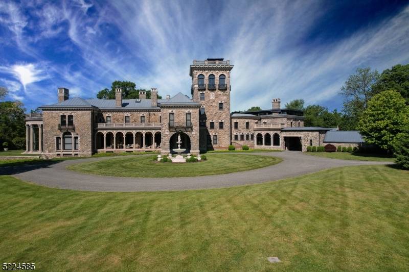 Rarely does a property come to market that melds the rich heritage of 19th century Somerset Hills and the ultimate in modern form and function of the 21st century.
