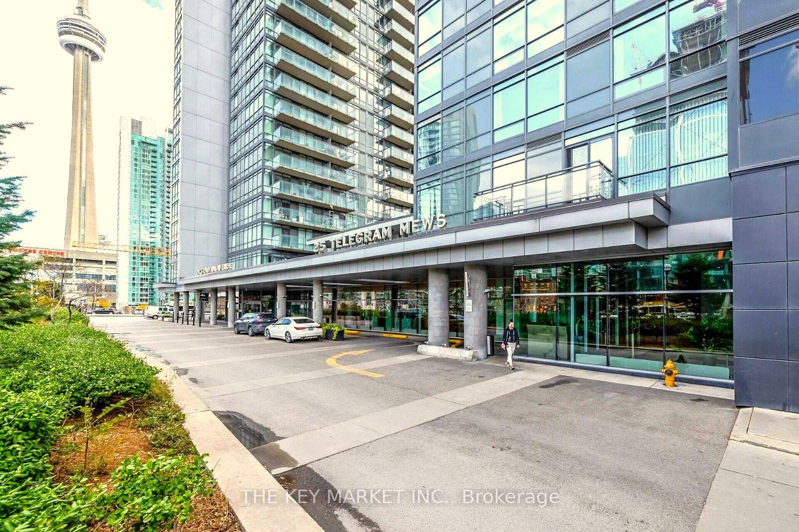 Welcome to Montage City Place, an exceptional residence in the heart of downtown Toronto, steps from the city's most vibrant attractions.