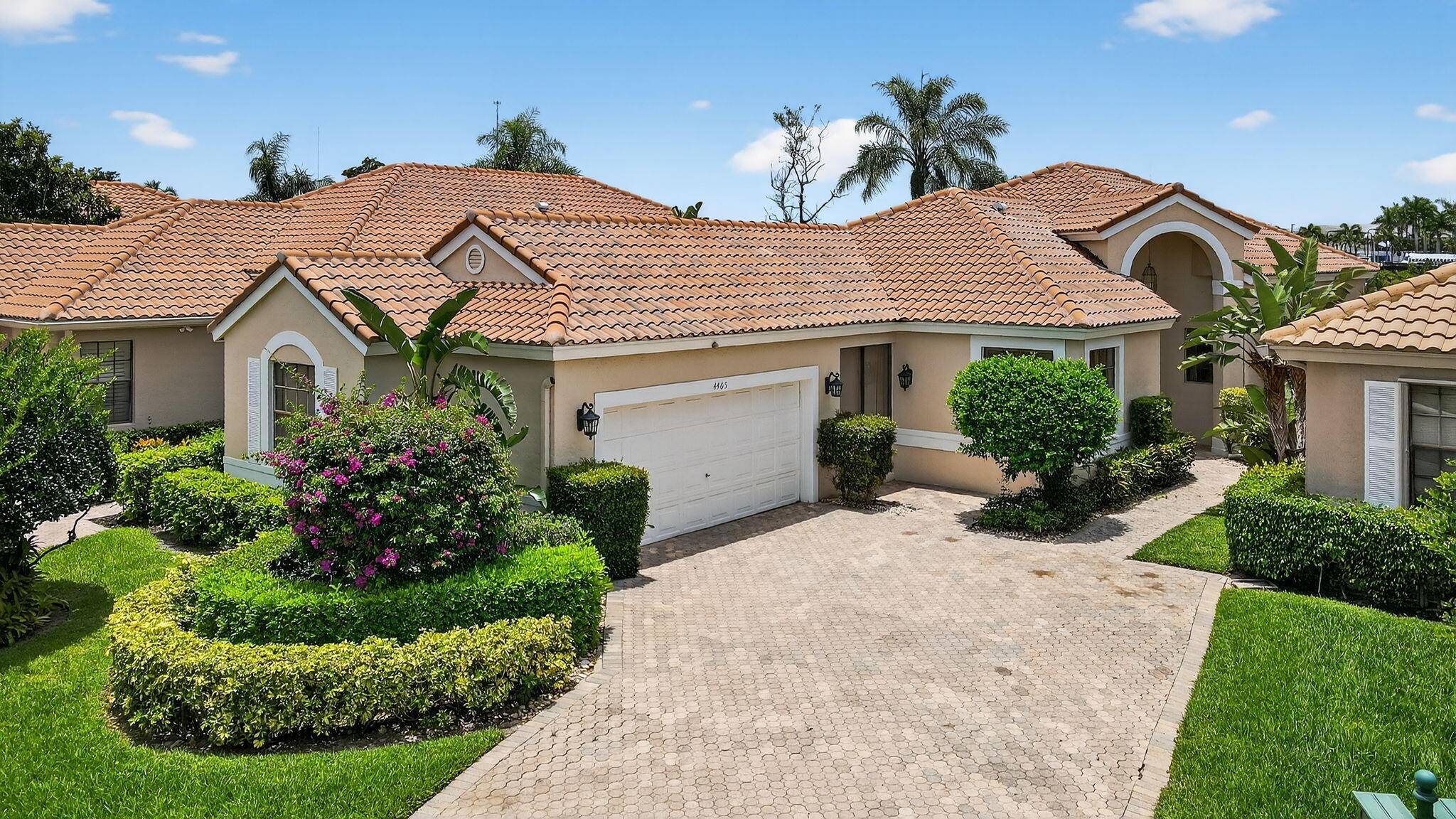 Welcome to your new home in Wycliffe Golf Country Club !