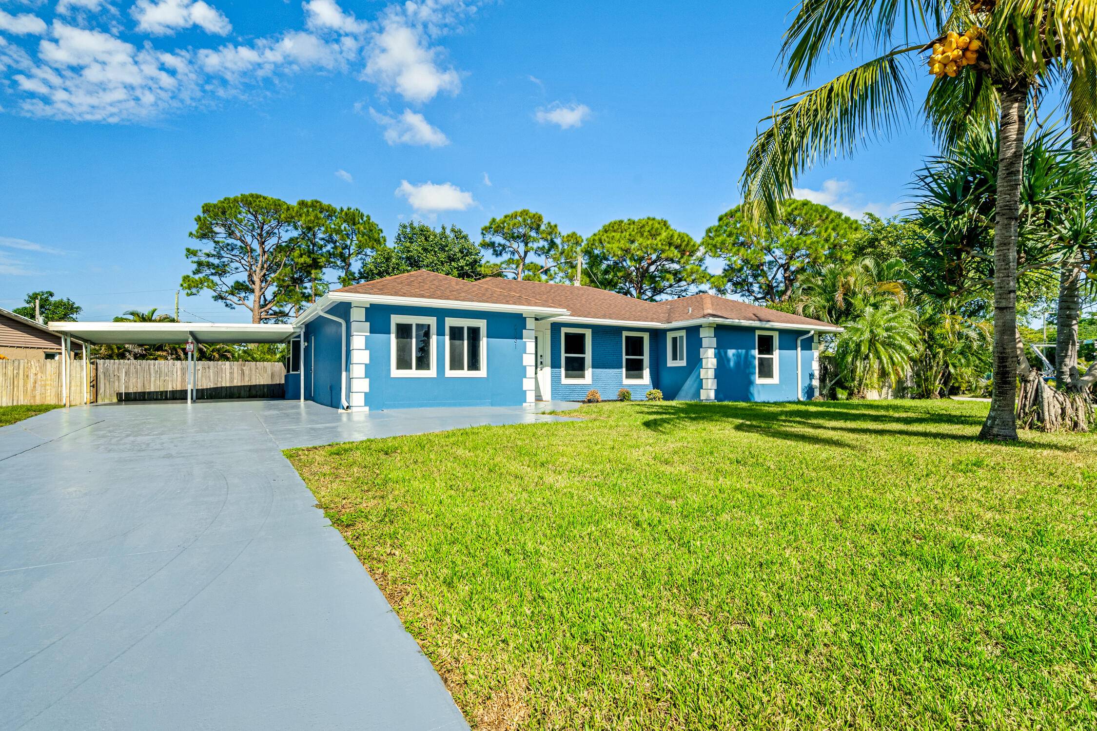 Located in a desirable non HOA community, this spacious, fully updated home is 12 minutes from the beach and Atlantic Avenue's restaurants.