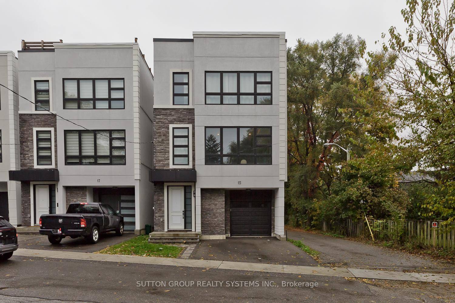 South Kingsway Modern Detached Gem !