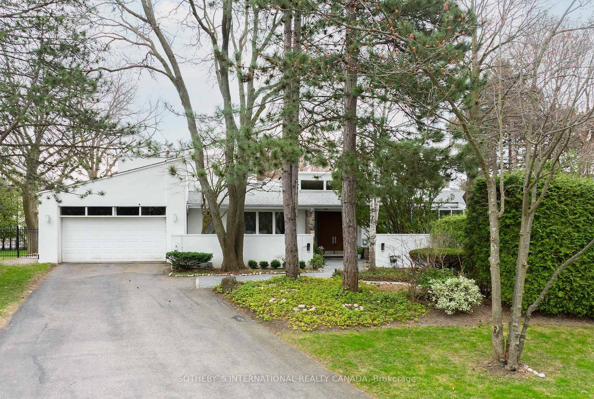 The Jewel Of Bluejay Place A Truly Remarkable Mid Century Modern Residence Nestled On A Coveted Cul De Sac In The Exclusive Bayview York Mills Enclave.